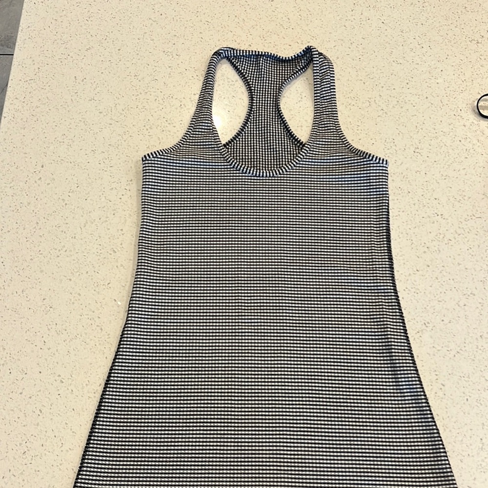 Lululemon tank top size 4